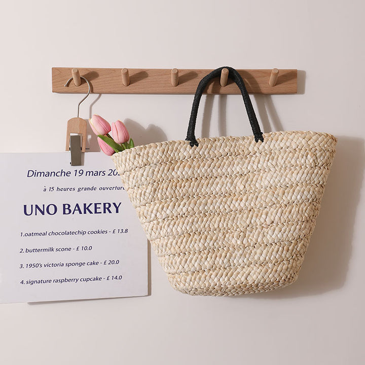 Elegant Woven Bag with Contrast Handle Skanto