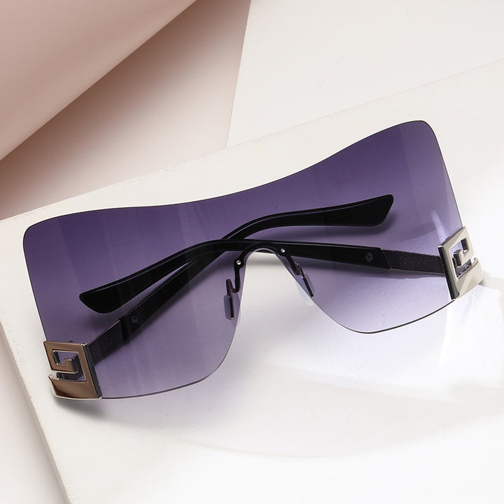 Dame Oversized Shield-solbrille med ekstravagant design Skanto