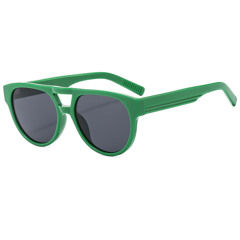 Dame cat-eye solbrille med elegant, robust ramme og UV-beskyttelse Skanto