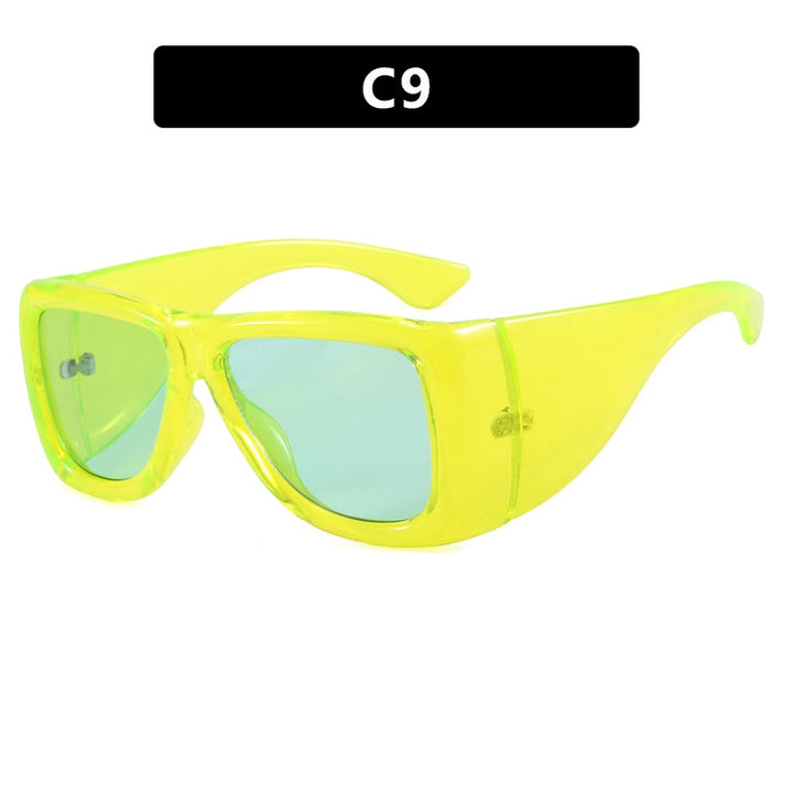 Women's trendy oversized sunglasses with striking tortoise design Skanto