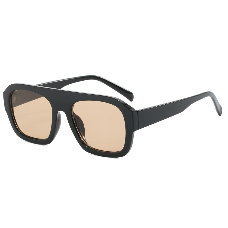 Dame oversized kvadratisk solbrille med moderne design Skanto