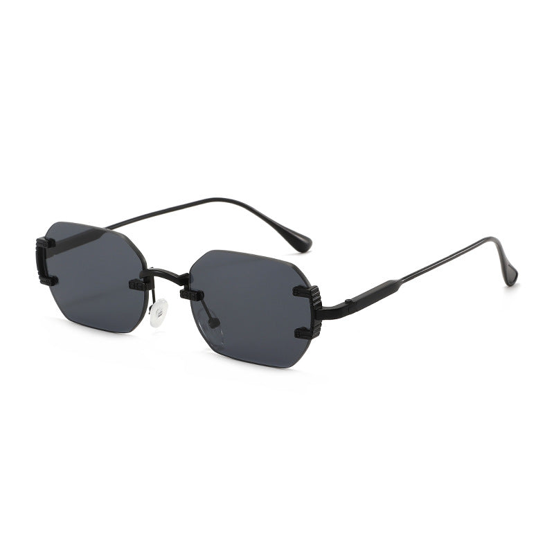 Women's geometric sunglasses with luxurious metal frame and protective UV filter Skanto