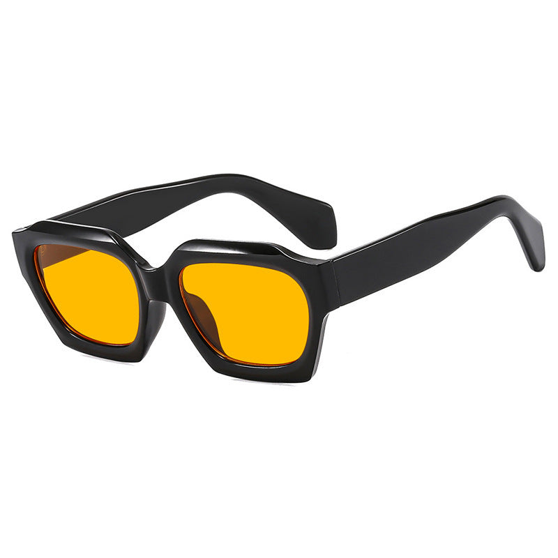 Dame trendy geometrisk solbrille med unikt design Skanto