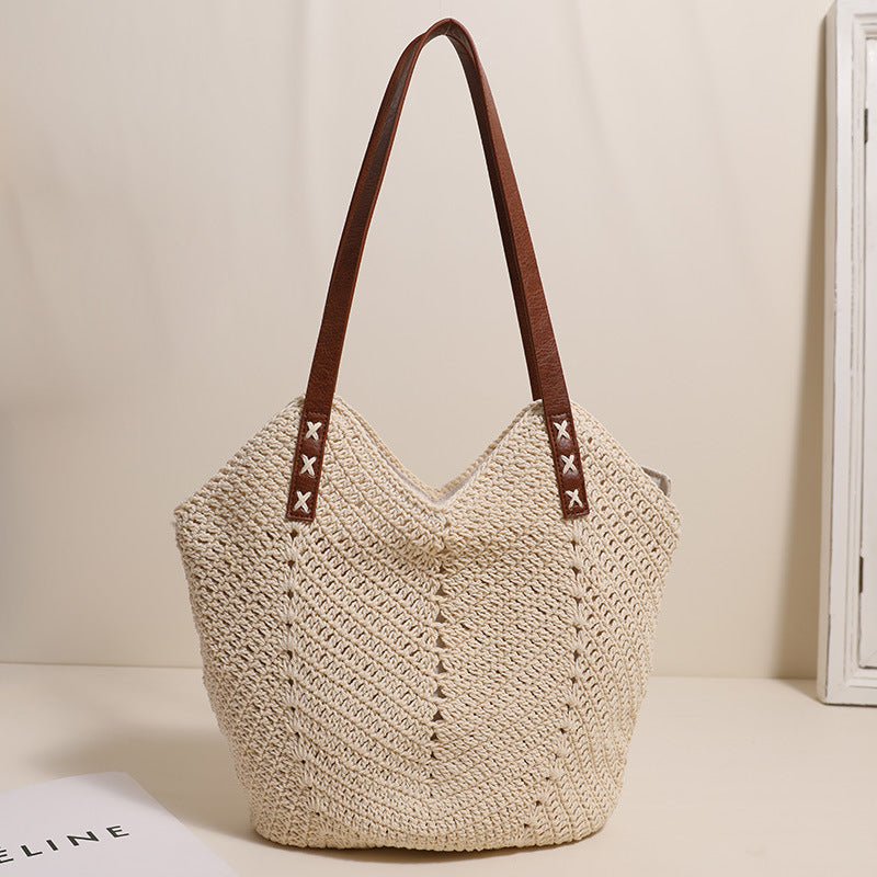 Handmade straw basket with sturdy leather handles Skanto
