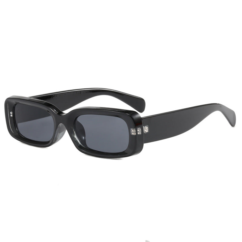 Dame stilig designer solbrille med moderne, rektangulær ramme Skanto