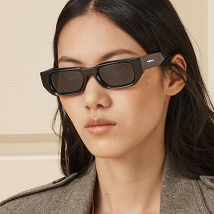 Women's trendy sunglasses with innovative transparent frame and polarized lens Skanto