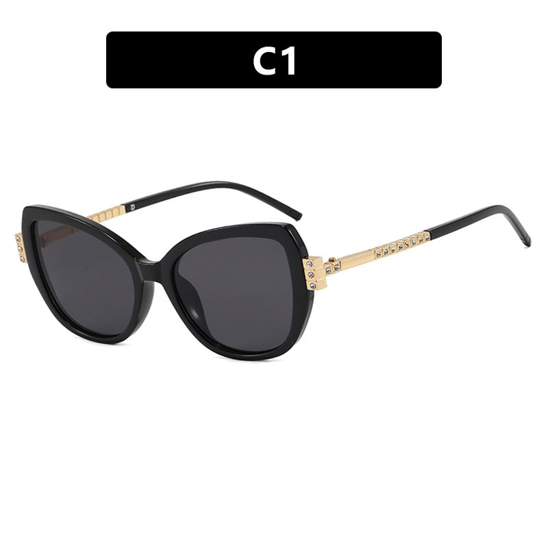 Women's oversized sunglasses with protective UV filter and elegant accents Skanto
