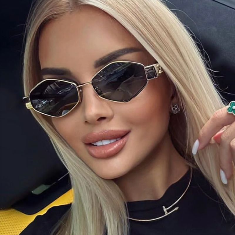 Dame moterett solbrille med unik sekskantet ramme Skanto