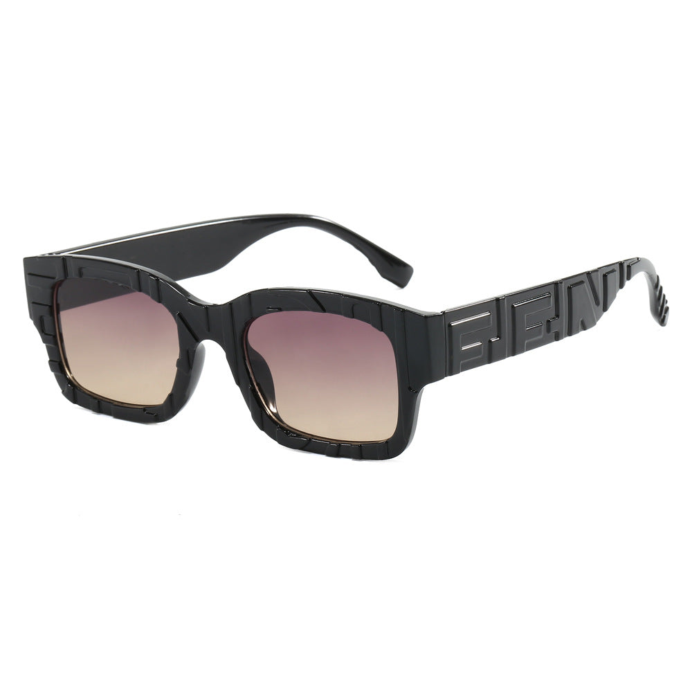 Damer moteriktig firkantet solbrille med strukturert ramme og UV-beskyttelse Skanto