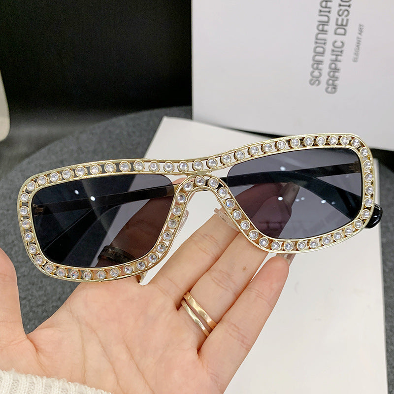 Damer ekstravagante Cat-Eye solbriller med gyldne aksenter Skanto