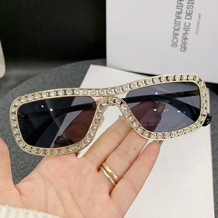 Damer ekstravagante Cat-Eye solbriller med gyldne aksenter Skanto