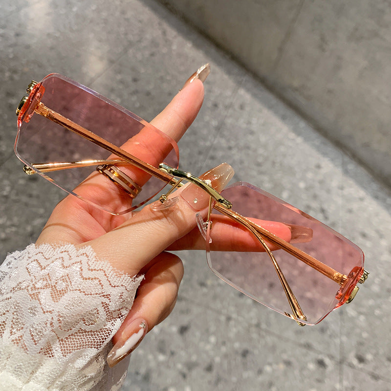 Dame oversized solbrille med høykvalitets metallramme og polariserte linser Skanto