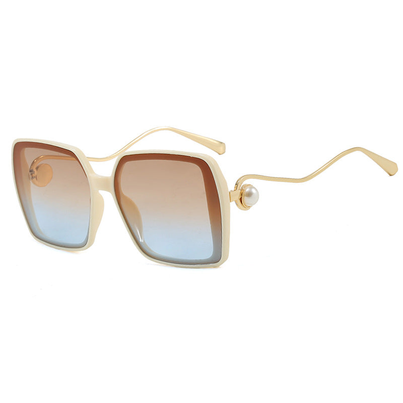 Women's trendy square glasses with elegant metal frame and unique accents Skanto