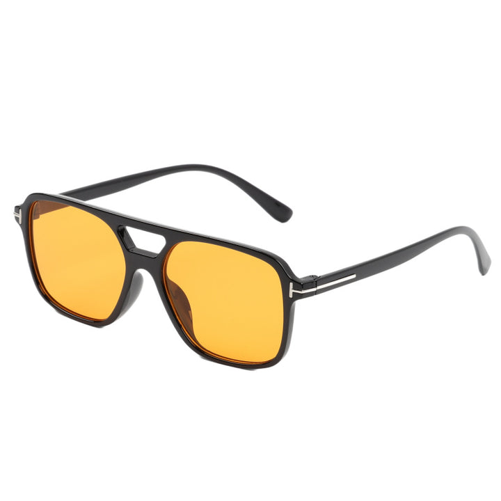 Dame moteriktig solbrille i trendy skilpadde-design Skanto