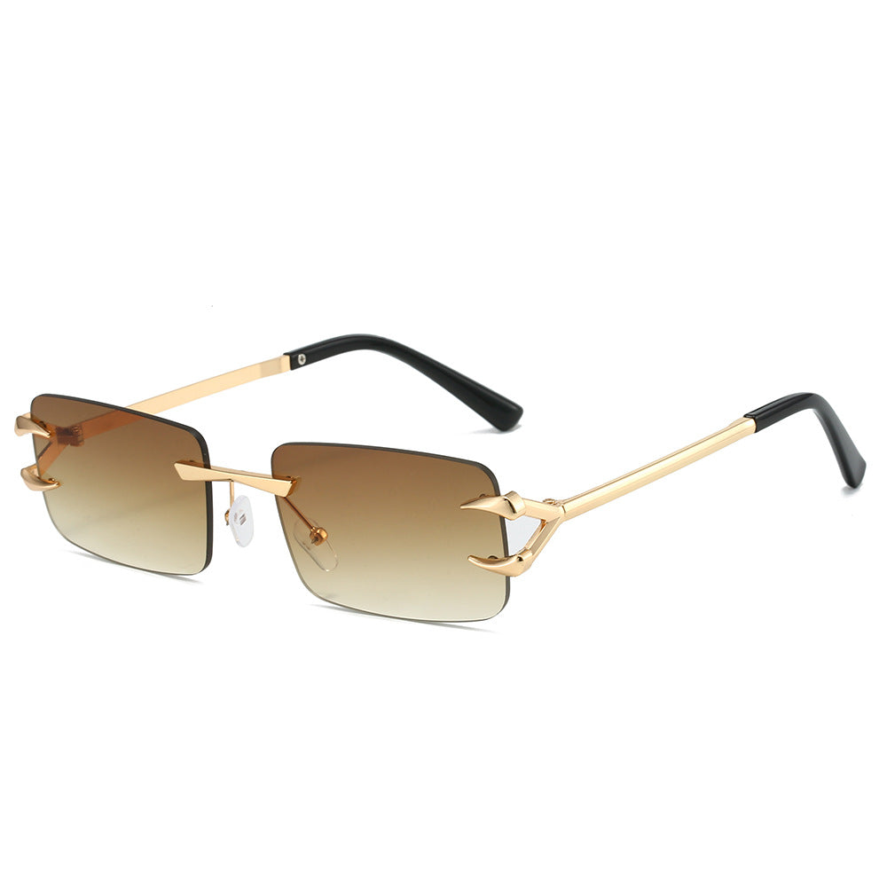 Women's futuristic sunglasses with innovative frame and weather-resistant lenses Skanto