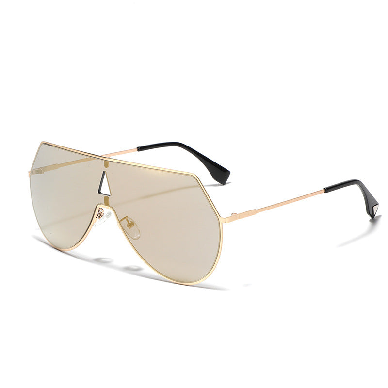 Dame futuristisk oversized solbriller med beskyttende metallramme Skanto