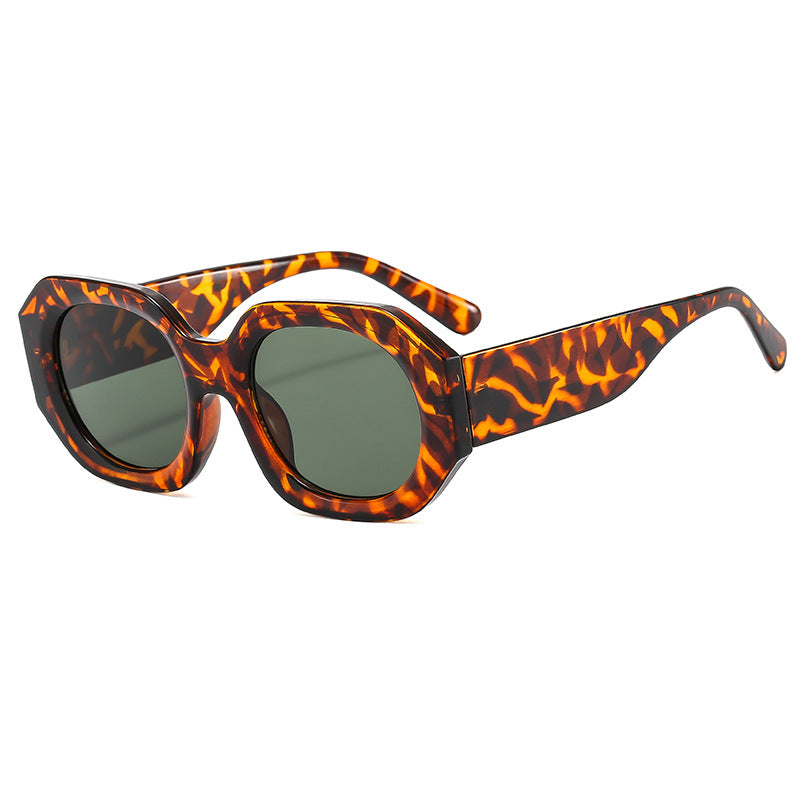 Dame modische solbrille i elegant, åttekantet design Skanto