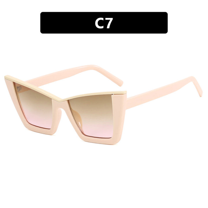 Dame moteriktig solbrille med unik geometrisk ramme Skanto