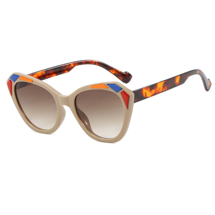 Women's cat-eye sunglasses with fashionable details Skanto