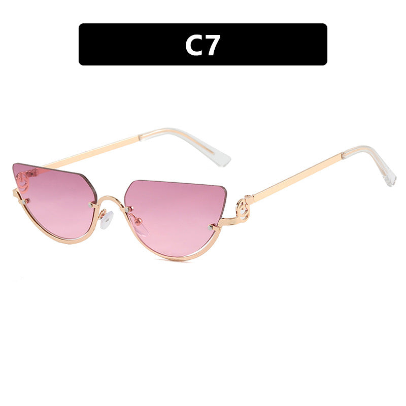 Women's Cat-Eye Sunglasses with Gold Metal Frame and UV Protection Skanto