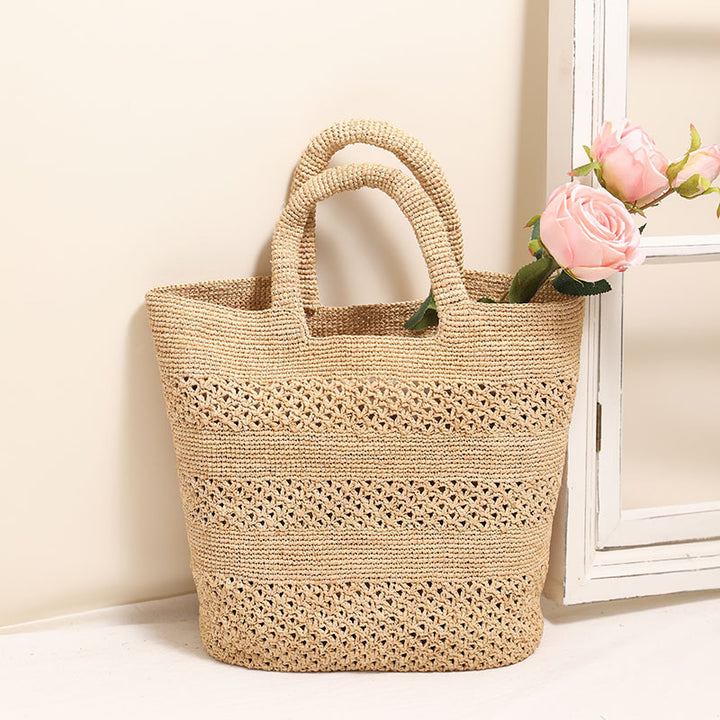 Handmade beach bag made of woven natural material Skanto