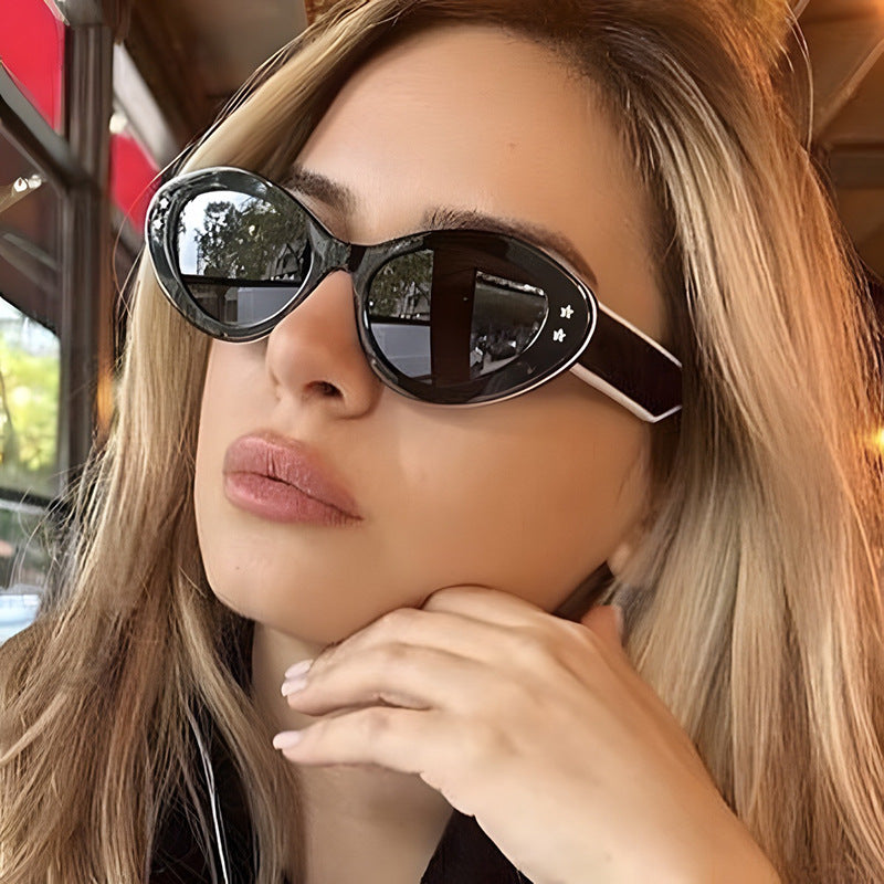 Women's Cat-Eye Sunglasses with Luxurious Plastic Frame and Decorative Accents Skanto