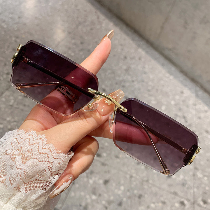 Dame elegant firkantet solbrille med stilfullt skjellmønster og UV-beskyttelse Skanto