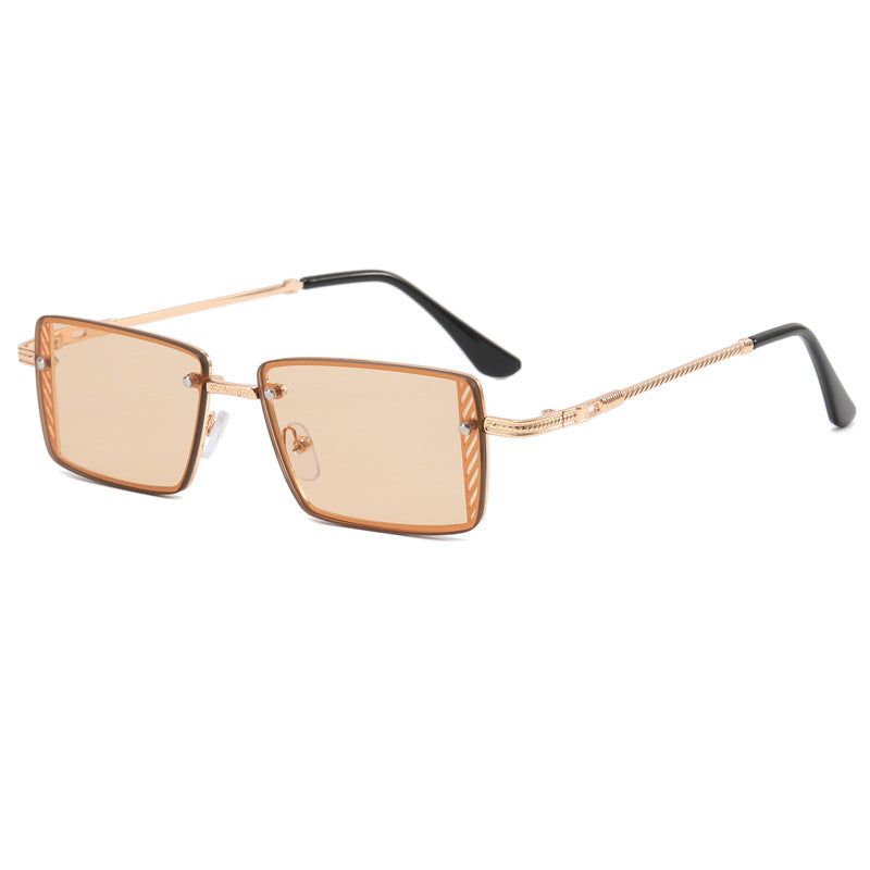 Dame Elegant kvadratisk solbrille med raffinerte rammedetaljer Skanto
