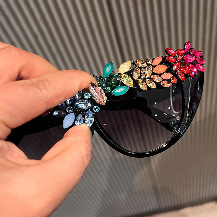Dame Cat-Eye solbrille med luksuriøs krystall dekorasjon Skanto