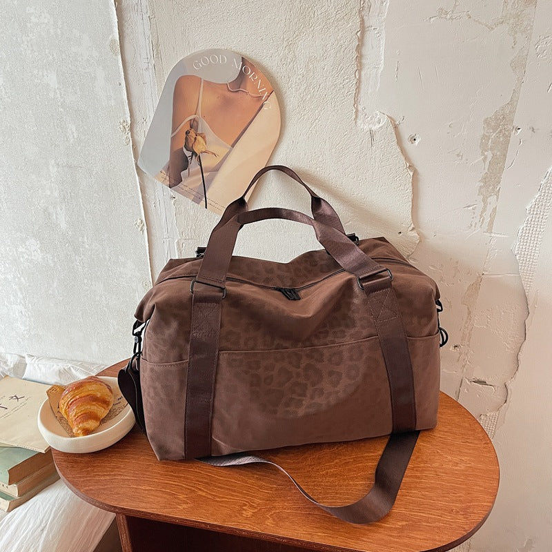 Sporty tote bag with structured outer material Skanto