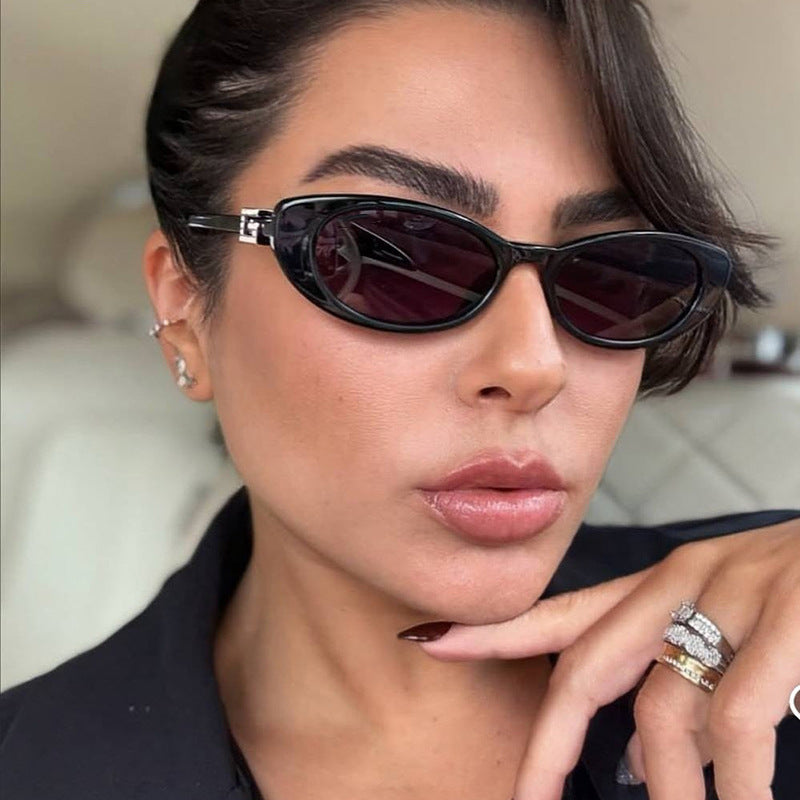 Women's Cat-Eye Sunglasses with Stylish Frame and Luxurious Details Skanto