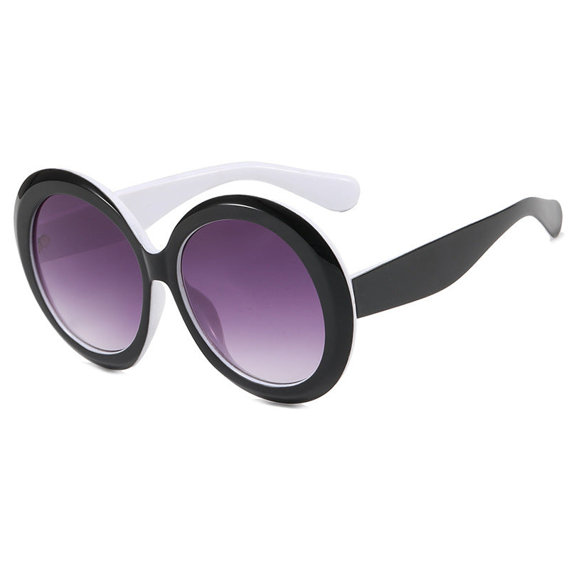 Dame oversized moteriktig solbrille med elegant design Skanto