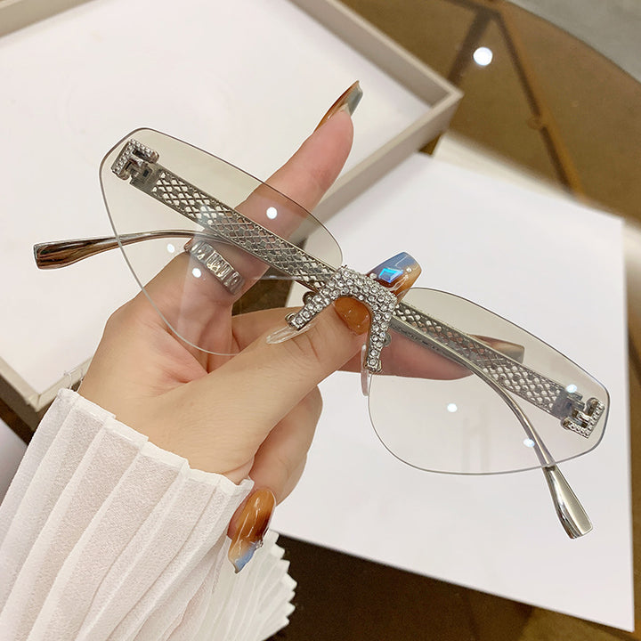 Women's Designer Cat-Eye Sunglasses with Sparkling Rhinestone Decor Skanto