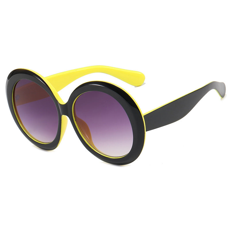 Dame oversized moteriktig solbrille med elegant design Skanto