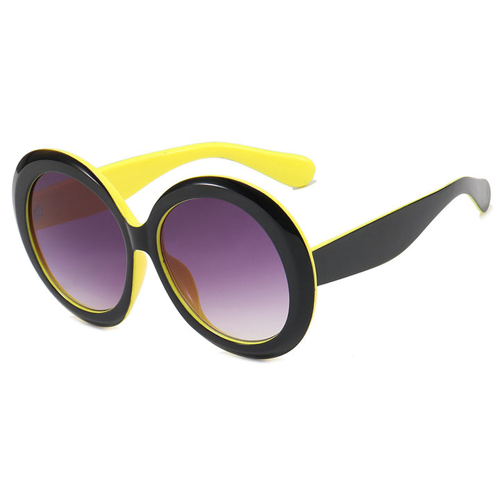Dame oversized moteriktig solbrille med elegant design Skanto
