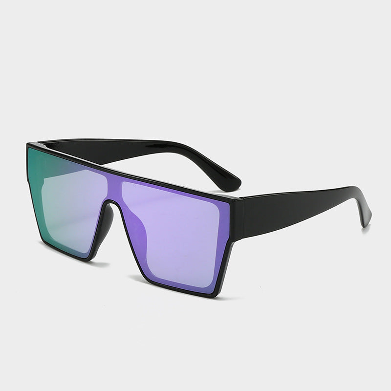 Dame moteriktig solbrille med kantede glass Skanto