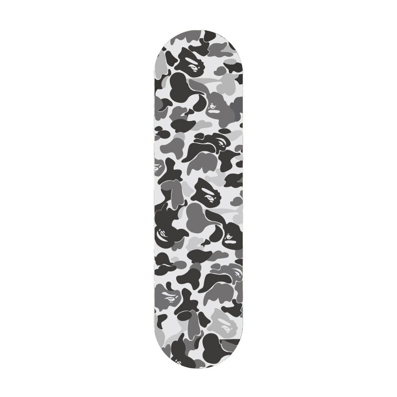 Grafisk skateboarddekk med tilpasset design Skanto