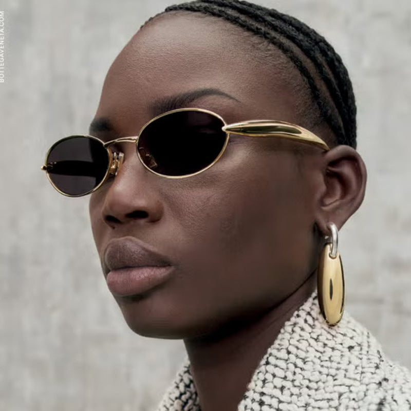Women's Fashionable Oval Frame Sunglasses with Glittering Details Skanto