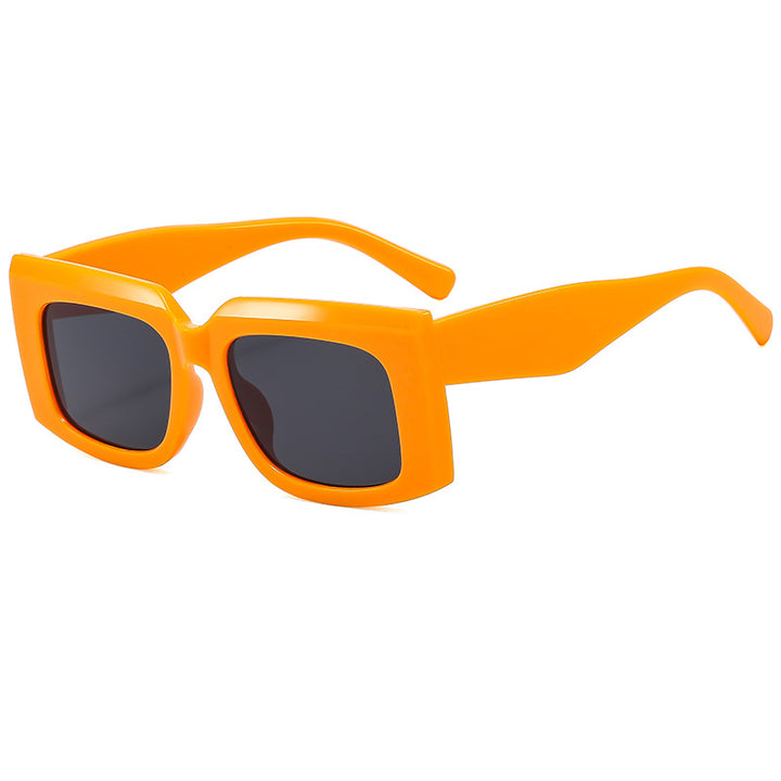 Dame Moda solbrille med markant kvadratisk ramme og UV-beskyttelse Skanto