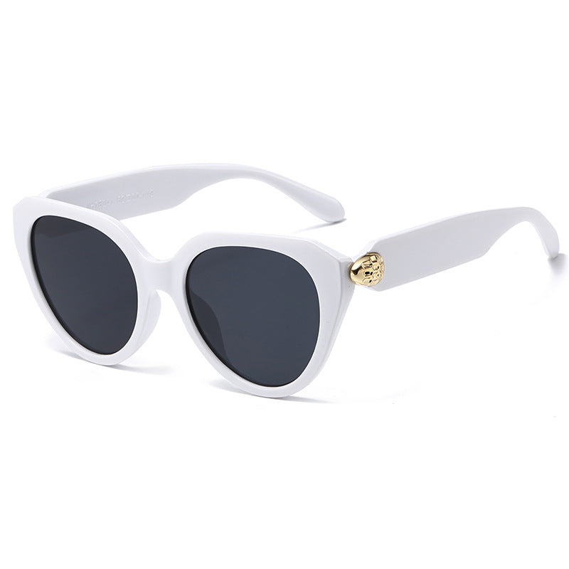 Women's Cat-Eye Sunglasses with Golden Details and Protective UV Filter Skanto