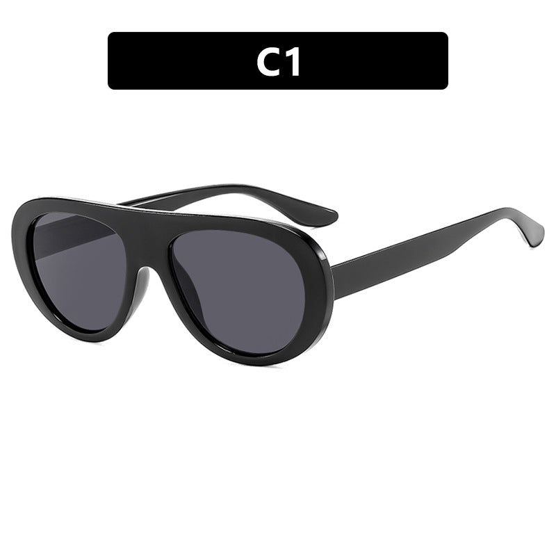 Women's fashionable oversized sunglasses with protective UV filter Skanto