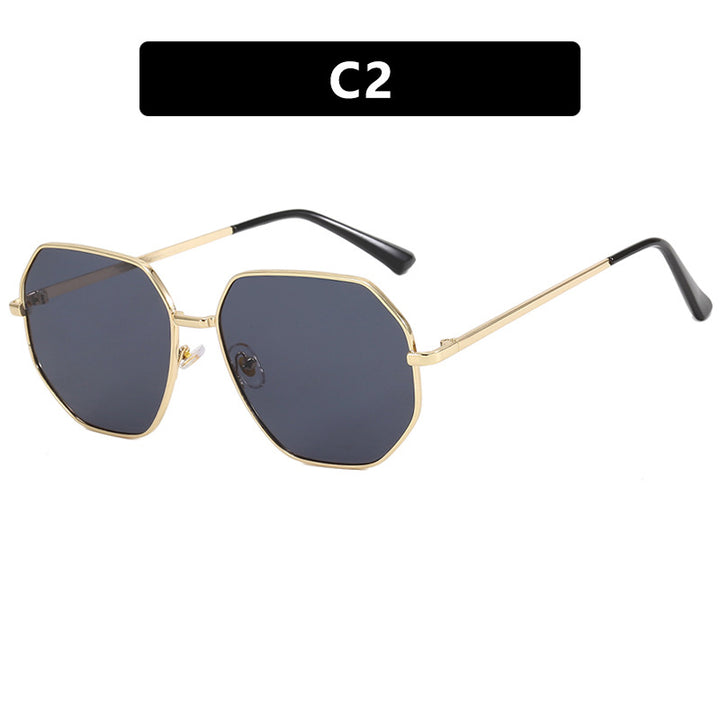 Women's fashionable geometric sunglasses with protective UV filter and stylish frame Skanto