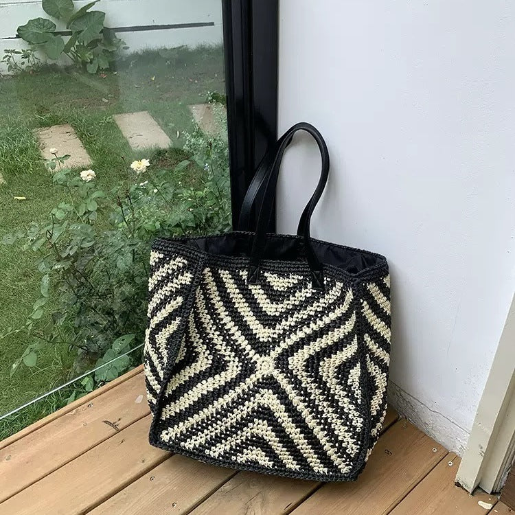 Designer Korbtasje med Grafisk Mønster Skanto