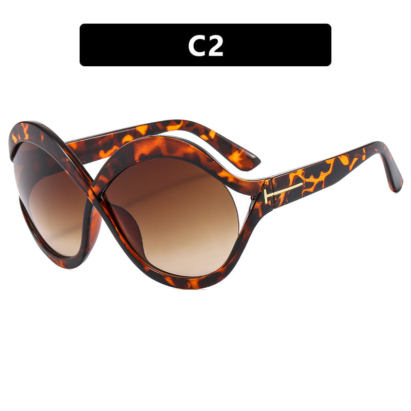 Women's Extravagant Cat-Eye Sunglasses with Curved Frame Skanto