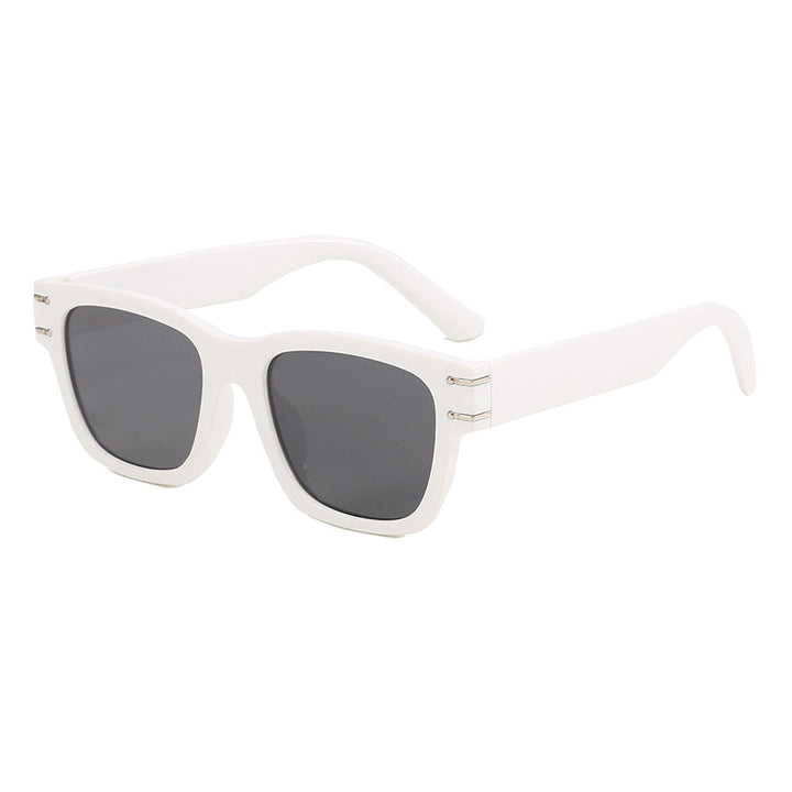 Dame moteriktig oversized solbrille med holdbar plastinnfatning Skanto