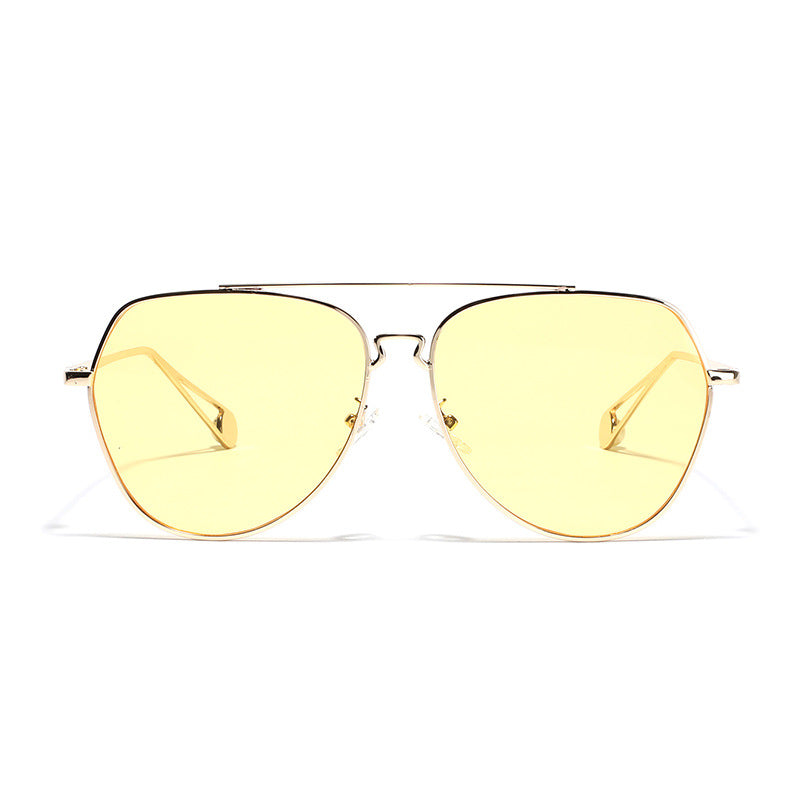 Dame aviator solbriller med polariserte linser og elegant metallramme Skanto