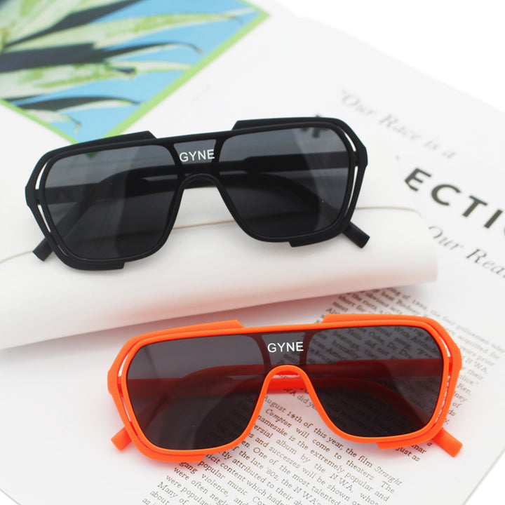 Dame Sporty solbrille med moderne design Skanto