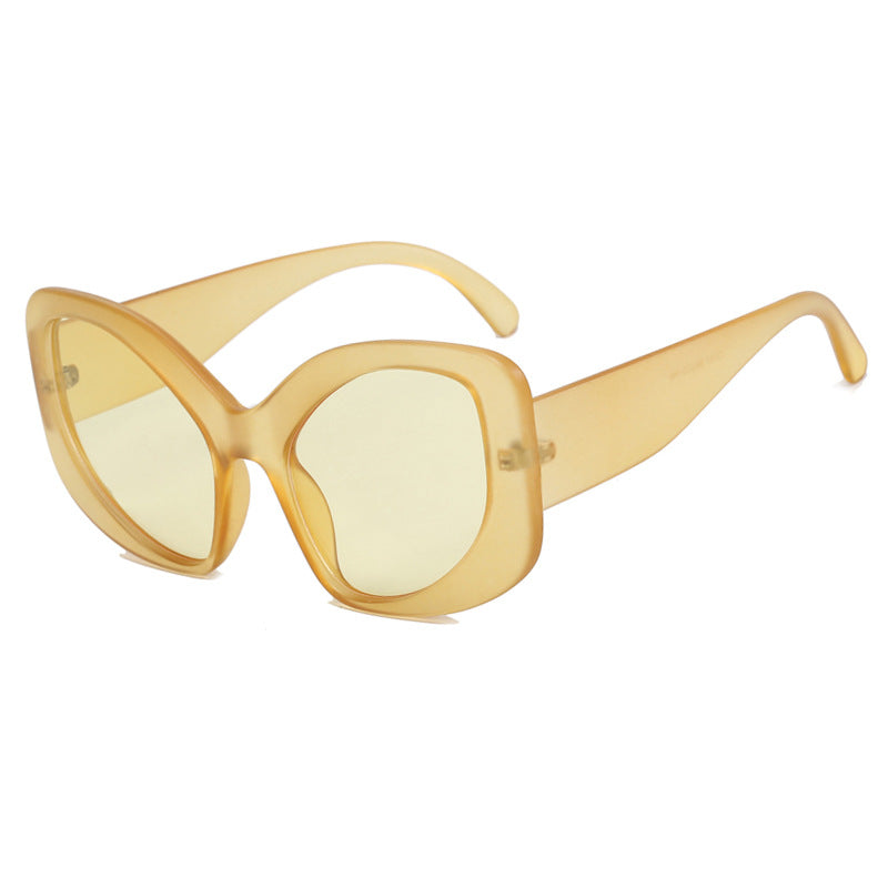 Women's oversized sunglasses in modern design Skanto
