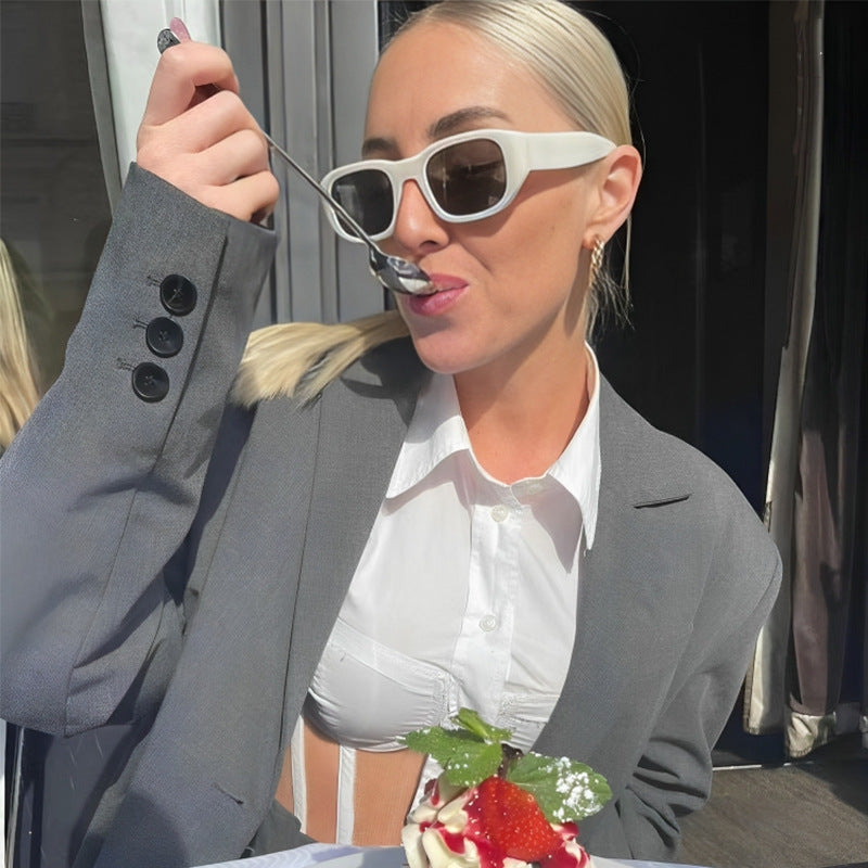 Damer Motetrender Solbrille med elegant samtidsdesign Skanto