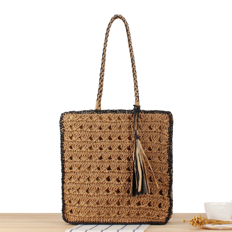 Handbag Made of Hand-Woven Natural Material with Appealing Fringe Detail Skanto